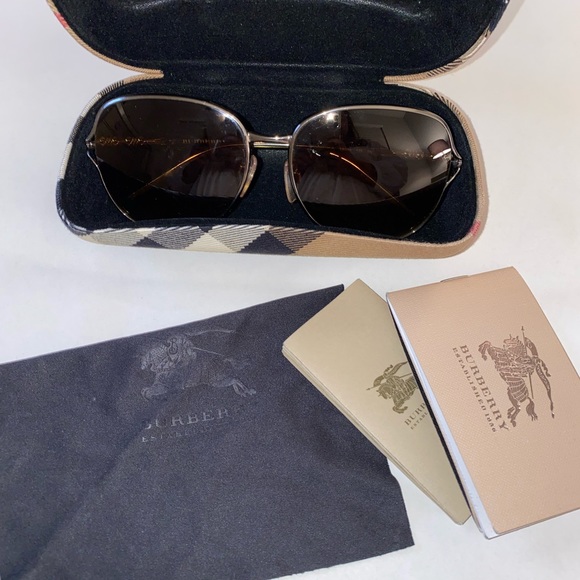 Gorgeous Burberry Sunglasses - Picture 1 of 7